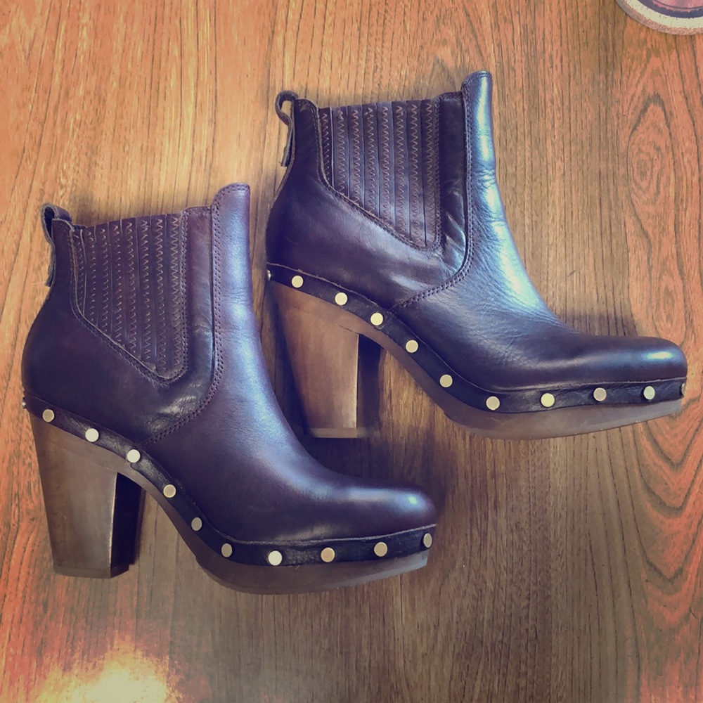 Women’s Ugg Booties Size 8